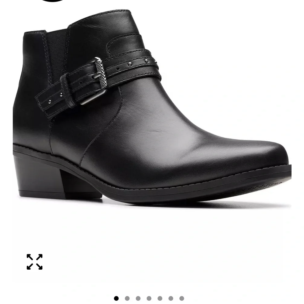 New Clarks Women's Danyelle Wish Zip Heeled Ankle Bootie Black NWT box